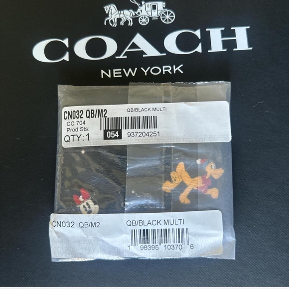 NWT Disney X Coach Slim Id Card Case With Holiday Print - Picture 5 of 5